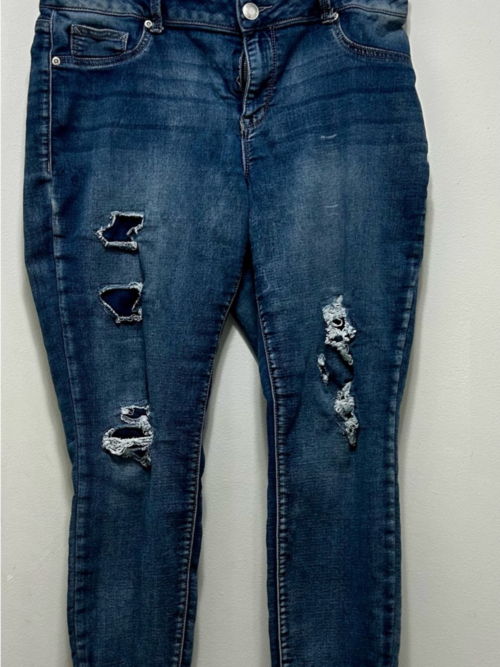 Maurices‎ Dark Wash Ripped Skinny Jeans